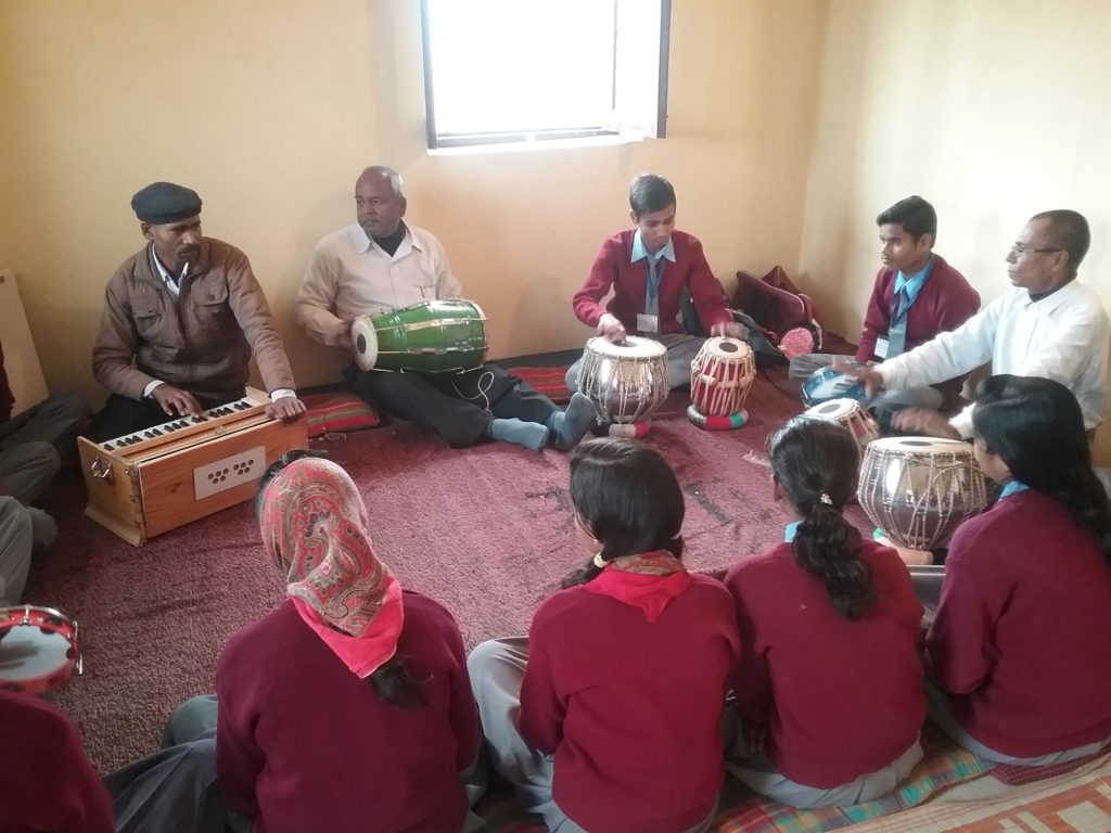 Une école à Bodh Gaya - cours de musique - 2017
