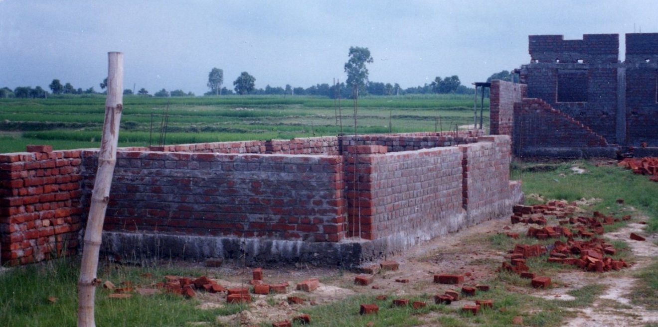 une-école-à-bodh-gaya-2003-sept-1ere-construction