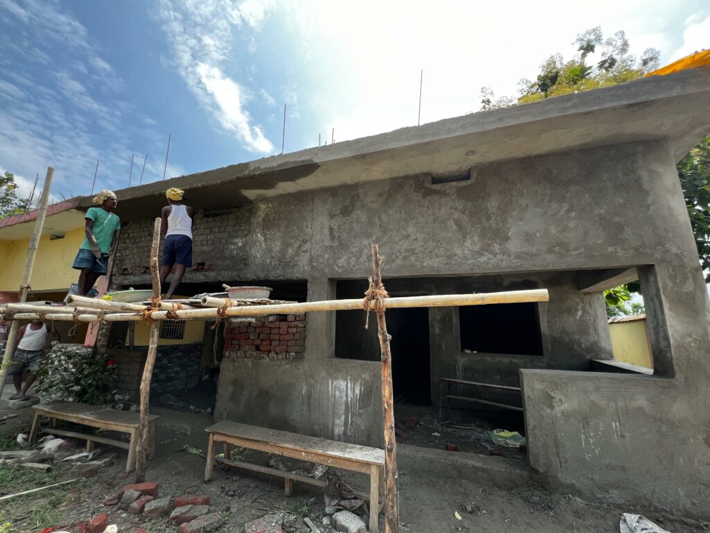 Gros œuvre : vue depuis l'extérieur.